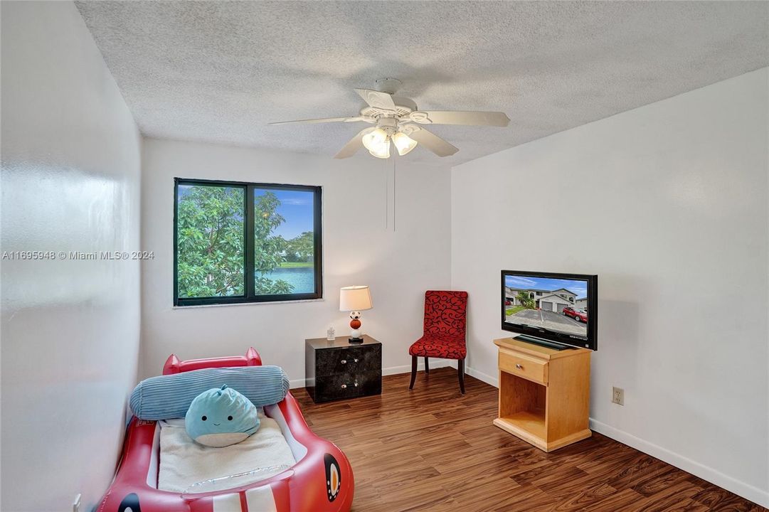 For Sale: $445,000 (3 beds, 2 baths, 1223 Square Feet)