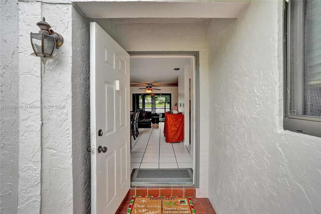 For Sale: $445,000 (3 beds, 2 baths, 1223 Square Feet)