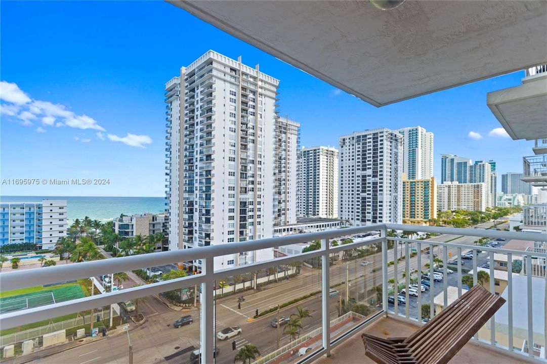 For Sale: $385,000 (2 beds, 2 baths, 1262 Square Feet)