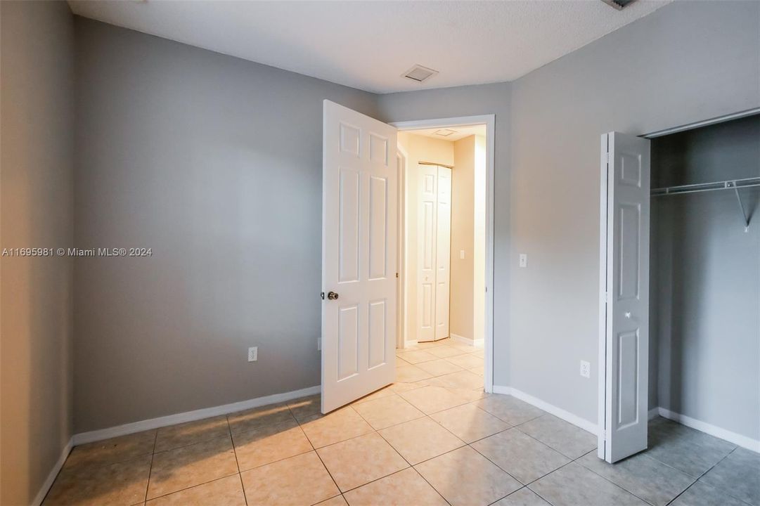 For Rent: $2,040 (3 beds, 2 baths, 1298 Square Feet)