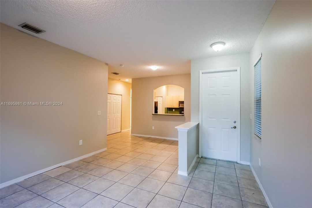 For Rent: $2,040 (3 beds, 2 baths, 1298 Square Feet)