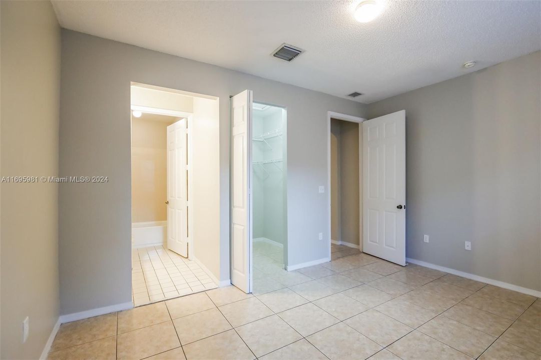 For Rent: $2,040 (3 beds, 2 baths, 1298 Square Feet)