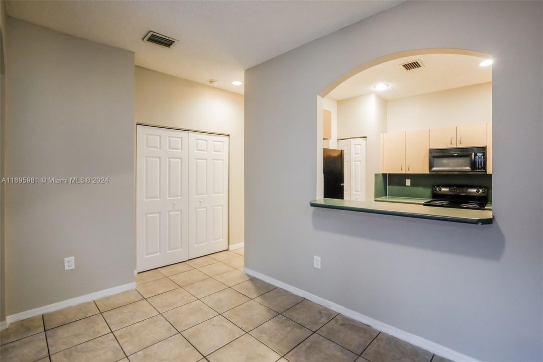 For Rent: $2,040 (3 beds, 2 baths, 1298 Square Feet)