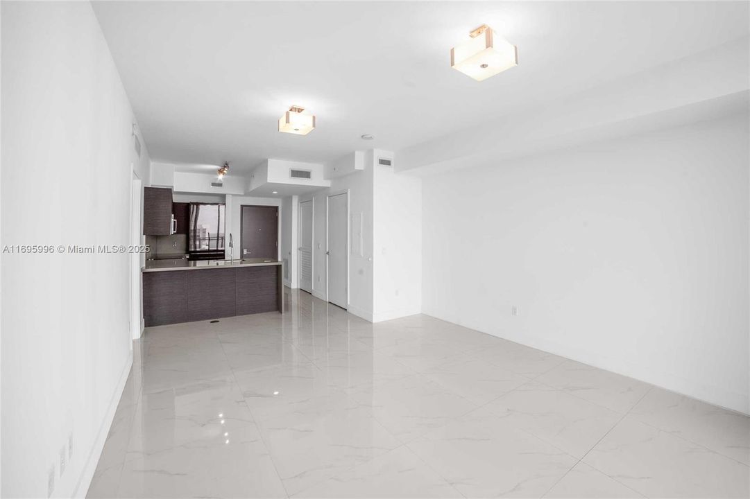 Recently Sold: $623,500 (1 beds, 1 baths, 830 Square Feet)