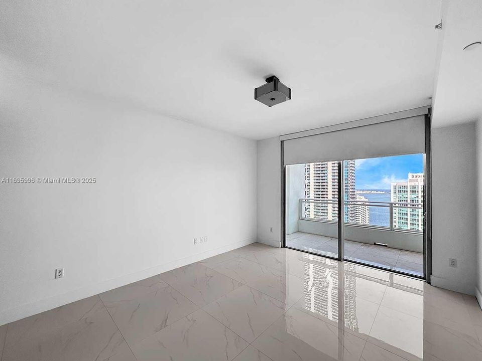 Recently Sold: $623,500 (1 beds, 1 baths, 830 Square Feet)