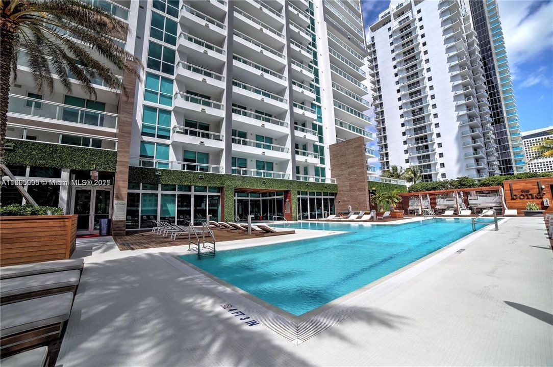 Recently Sold: $623,500 (1 beds, 1 baths, 830 Square Feet)