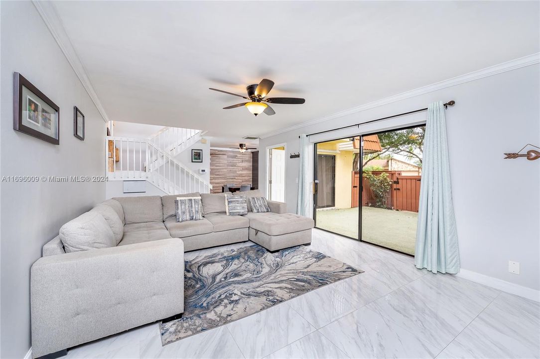 For Sale: $351,000 (2 beds, 2 baths, 1236 Square Feet)