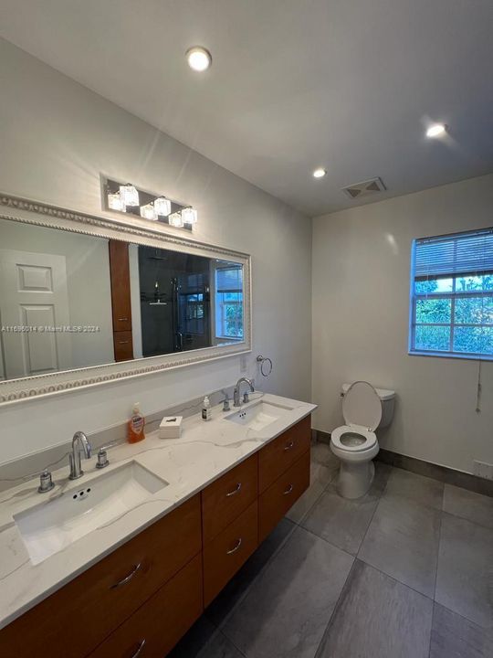 2nd bathroom