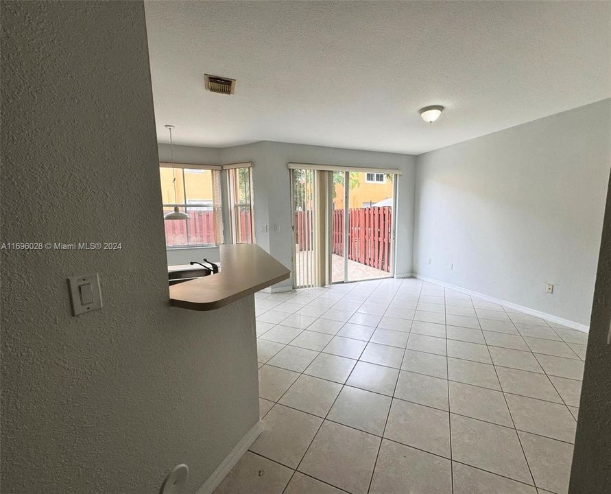 For Rent: $2,950 (3 beds, 2 baths, 1770 Square Feet)