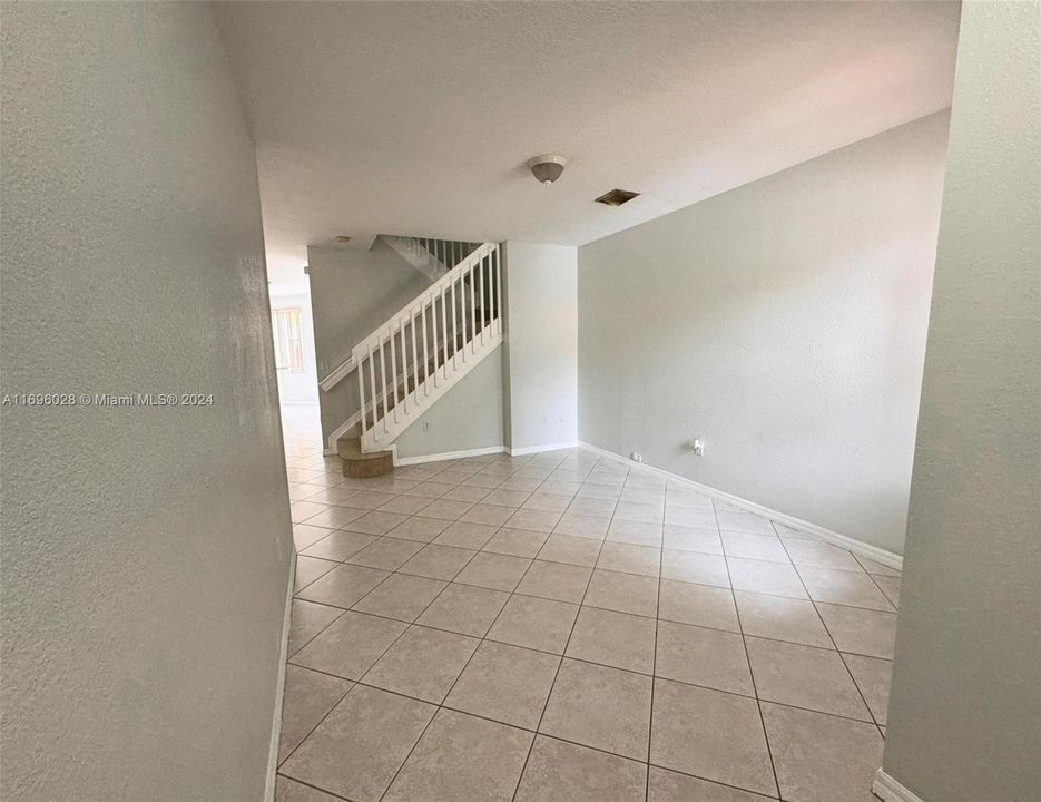 For Rent: $2,950 (3 beds, 2 baths, 1770 Square Feet)