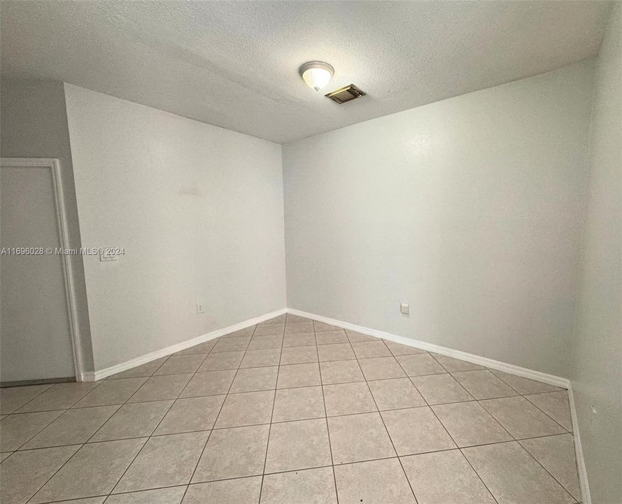 For Rent: $2,950 (3 beds, 2 baths, 1770 Square Feet)