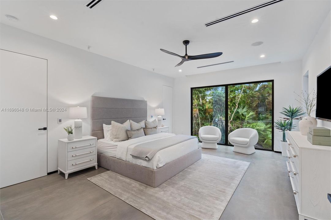 For Sale: $4,000,000 (5 beds, 5 baths, 4718 Square Feet)