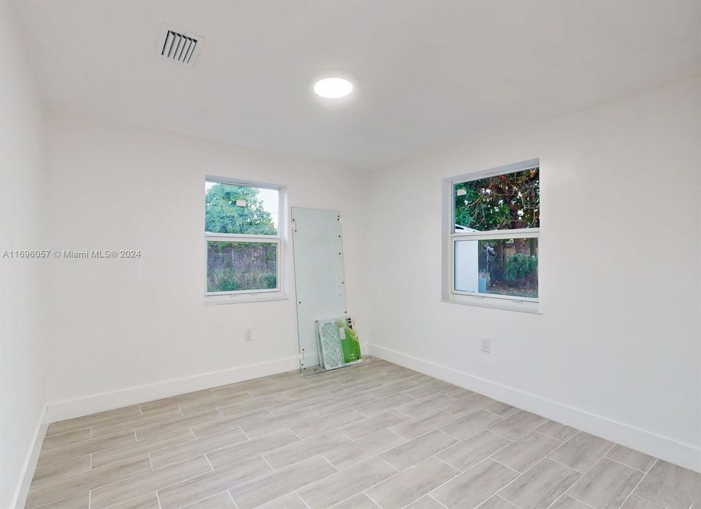 For Rent: $3,675 (3 beds, 2 baths, 1203 Square Feet)