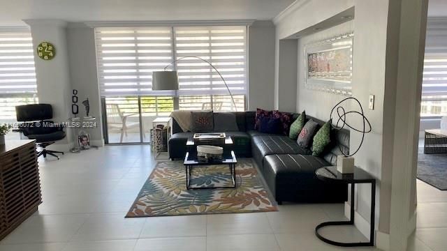 En Venta: $675,000 (2 camas, 2 baños, 1361 Pies cuadrados)