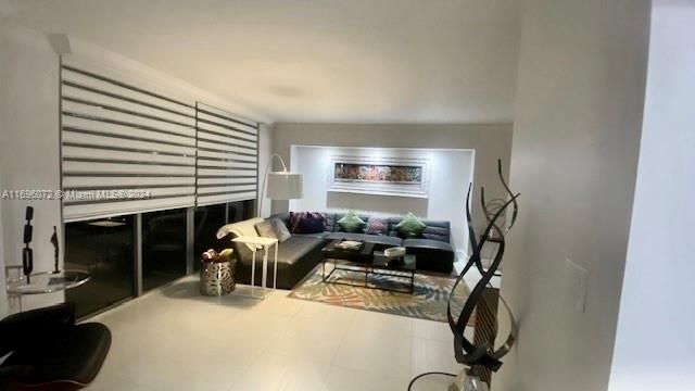 En Venta: $675,000 (2 camas, 2 baños, 1361 Pies cuadrados)