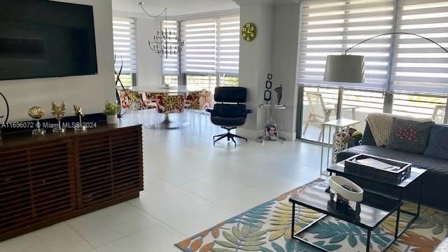 En Venta: $675,000 (2 camas, 2 baños, 1361 Pies cuadrados)