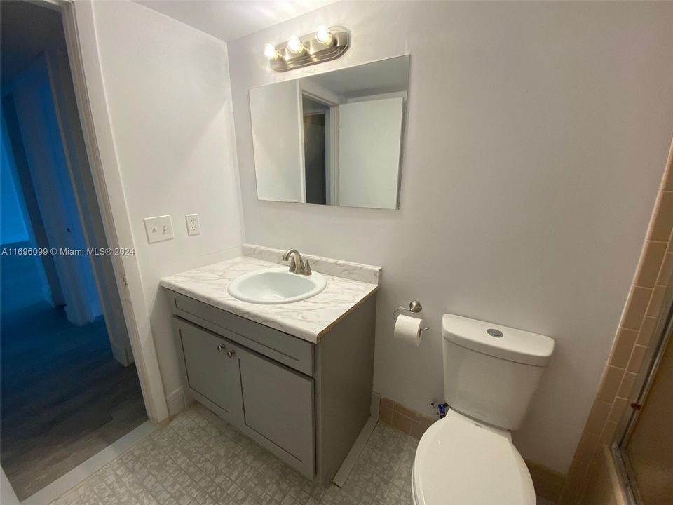 For Rent: $2,200 (2 beds, 2 baths, 1190 Square Feet)