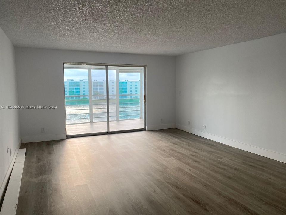 For Rent: $2,200 (2 beds, 2 baths, 1190 Square Feet)