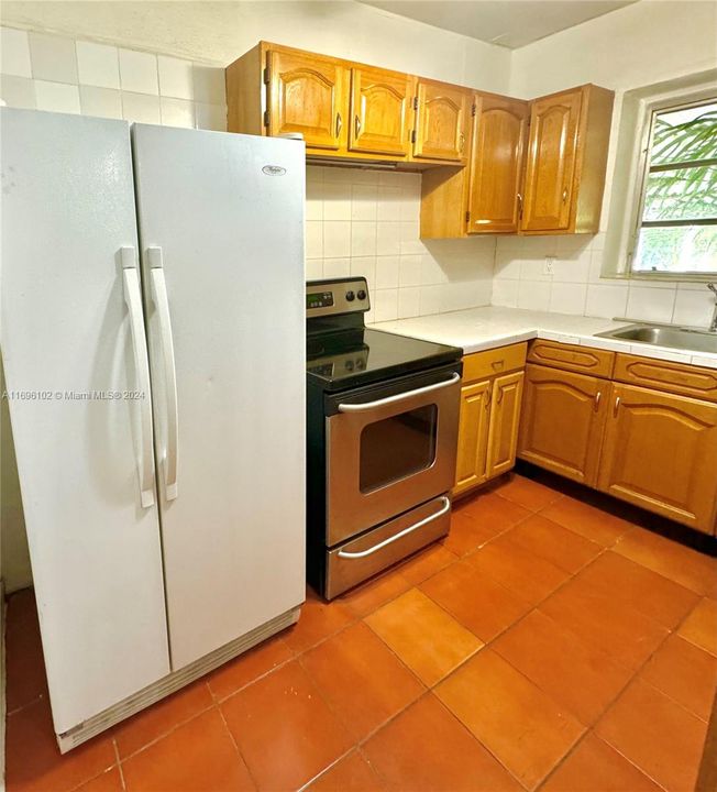 For Rent: $3,000 (2 beds, 1 baths, 1187 Square Feet)