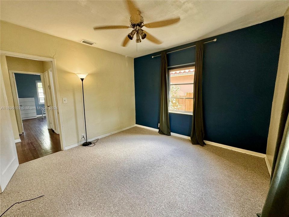 For Rent: $3,000 (2 beds, 1 baths, 1187 Square Feet)