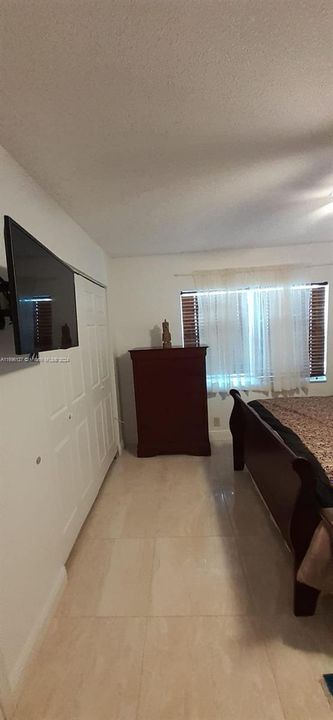 For Rent: $3,200 (2 beds, 2 baths, 1200 Square Feet)