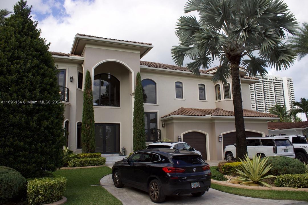 For Sale: $5,850,000 (6 beds, 6 baths, 5446 Square Feet)