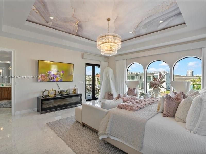 For Sale: $5,850,000 (6 beds, 6 baths, 5446 Square Feet)