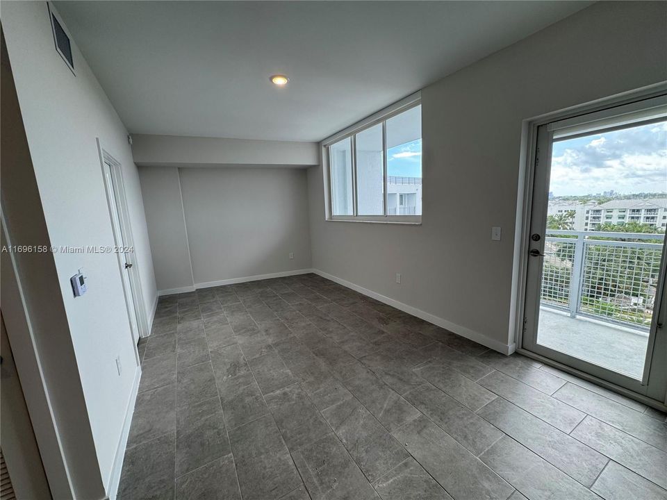 For Rent: $2,099 (1 beds, 1 baths, 642 Square Feet)