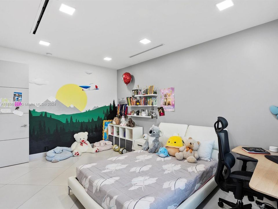 Kid's Bedroom 2