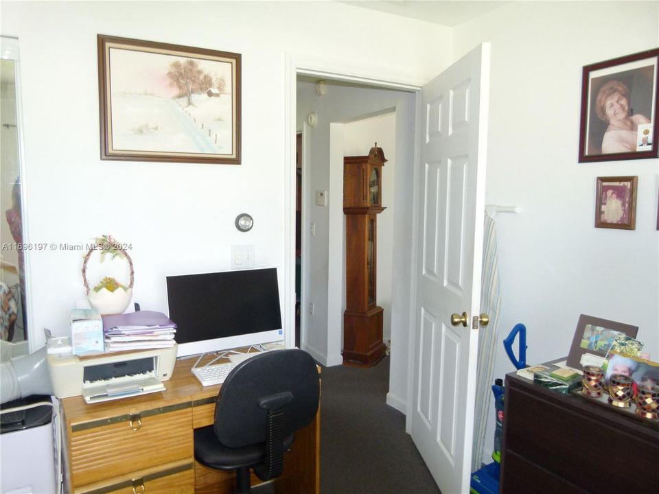 For Sale: $264,500 (3 beds, 2 baths, 1194 Square Feet)