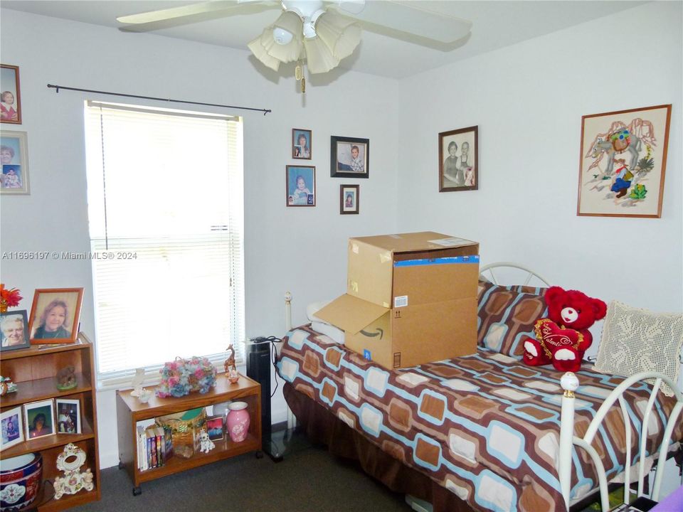 For Sale: $264,500 (3 beds, 2 baths, 1194 Square Feet)