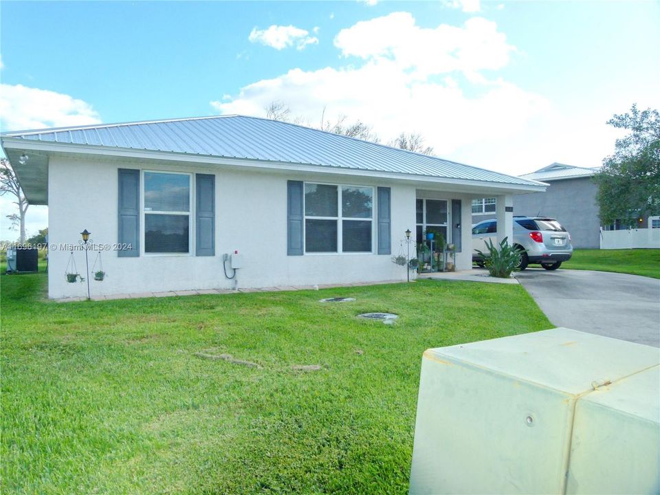 For Sale: $264,500 (3 beds, 2 baths, 1194 Square Feet)