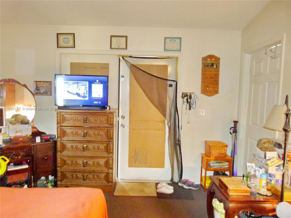 For Sale: $264,500 (3 beds, 2 baths, 1194 Square Feet)