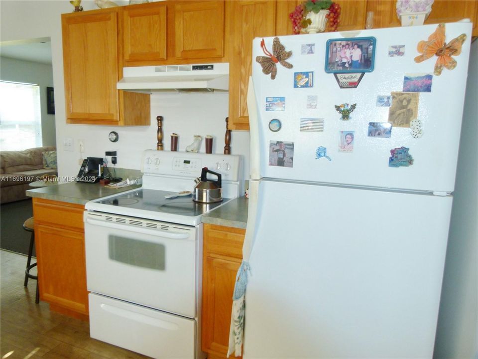 For Sale: $264,500 (3 beds, 2 baths, 1194 Square Feet)