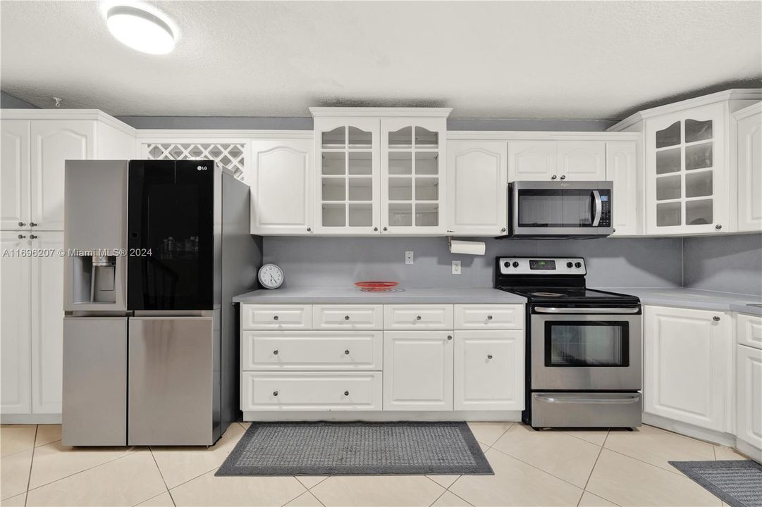 For Sale: $465,000 (3 beds, 2 baths, 1488 Square Feet)