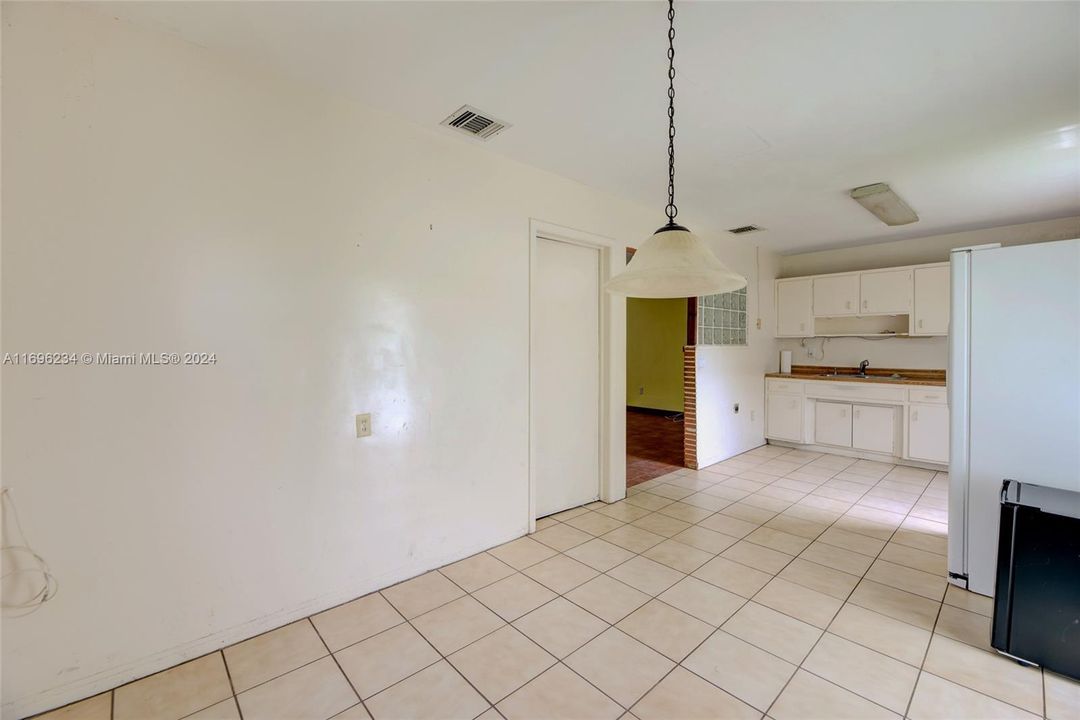 For Sale: $440,000 (3 beds, 2 baths, 1232 Square Feet)