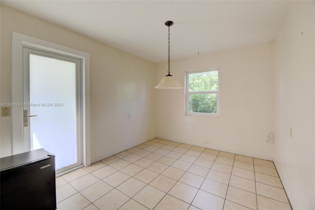 For Sale: $440,000 (3 beds, 2 baths, 1232 Square Feet)