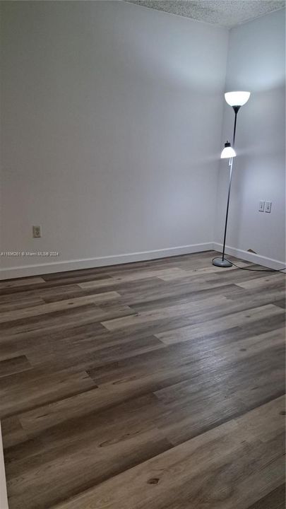 For Rent: $2,800 (2 beds, 1 baths, 890 Square Feet)