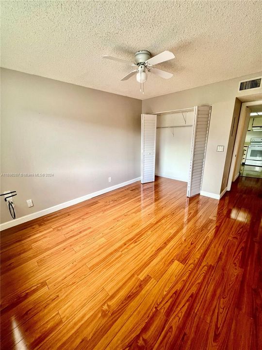 For Rent: $2,050 (2 beds, 2 baths, 986 Square Feet)