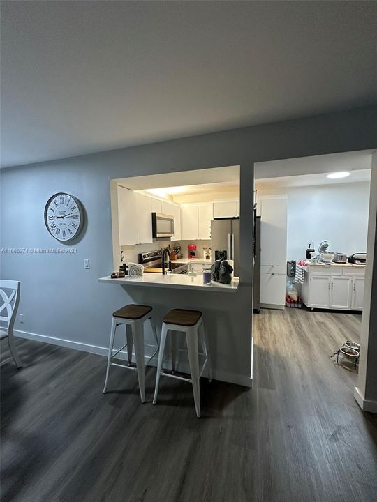 For Rent: $2,350 (2 beds, 2 baths, 985 Square Feet)