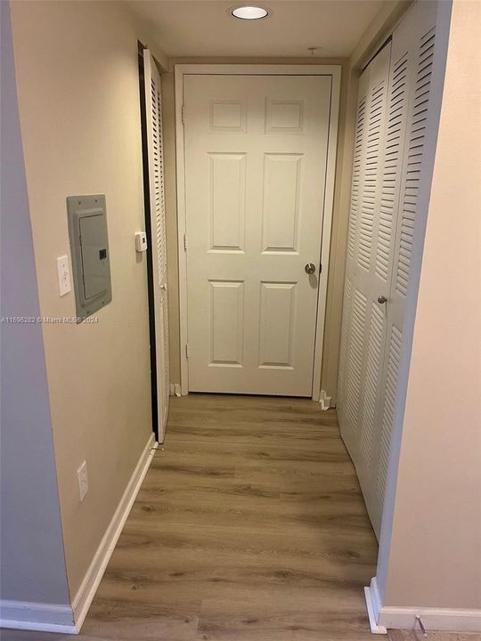 For Rent: $1,995 (1 beds, 1 baths, 736 Square Feet)