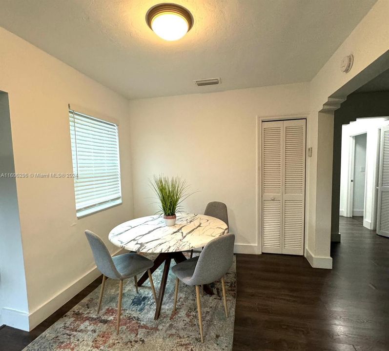 For Rent: $4,200 (2 beds, 1 baths, 1143 Square Feet)