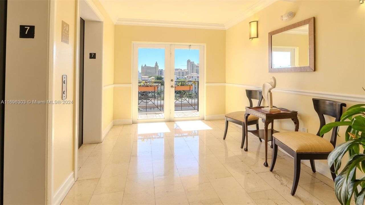 En Venta: $699,000 (2 camas, 2 baños, 1273 Pies cuadrados)