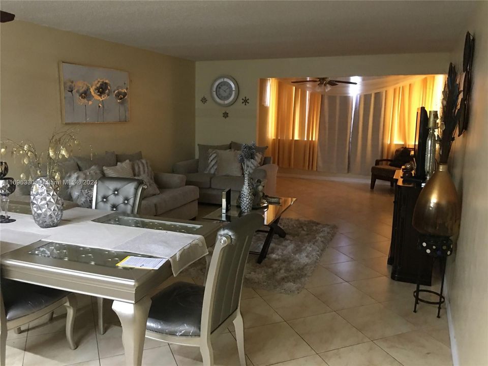 For Sale: $215,000 (2 beds, 2 baths, 1350 Square Feet)