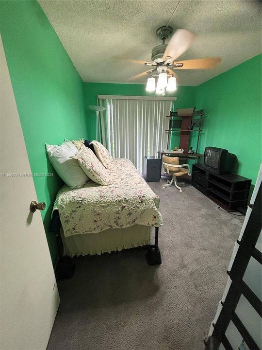 For Sale: $179,000 (2 beds, 1 baths, 840 Square Feet)