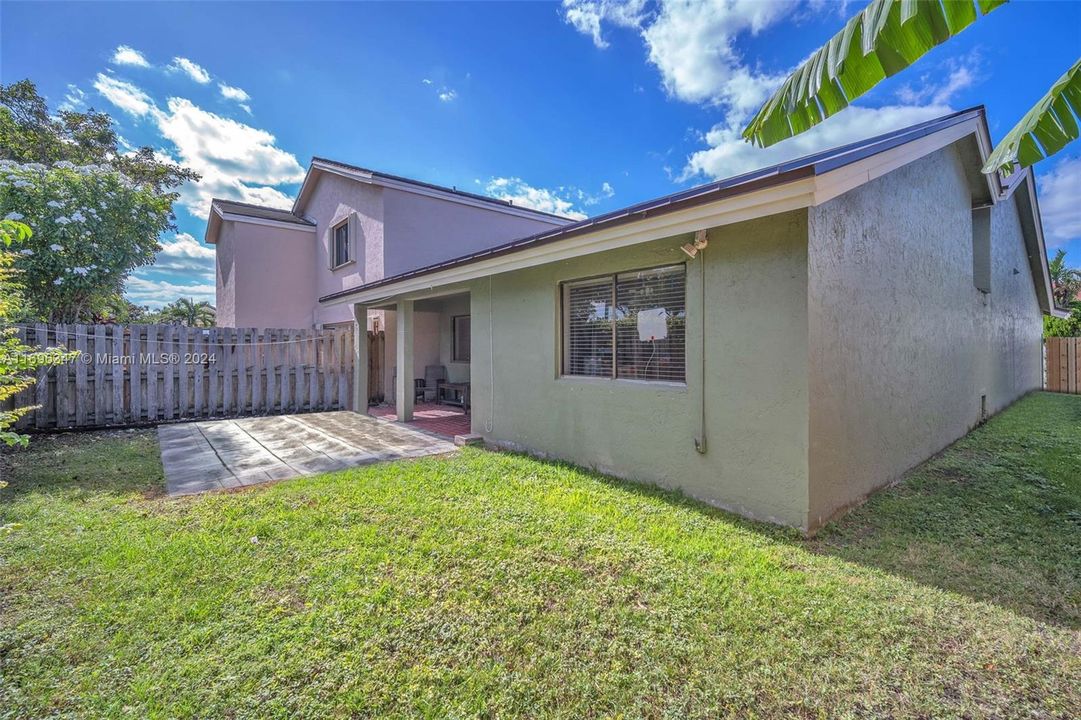 For Sale: $599,000 (3 beds, 2 baths, 1497 Square Feet)