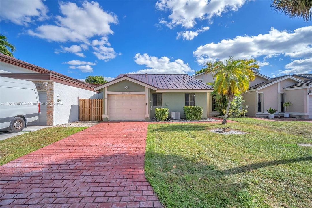 For Sale: $599,000 (3 beds, 2 baths, 1497 Square Feet)