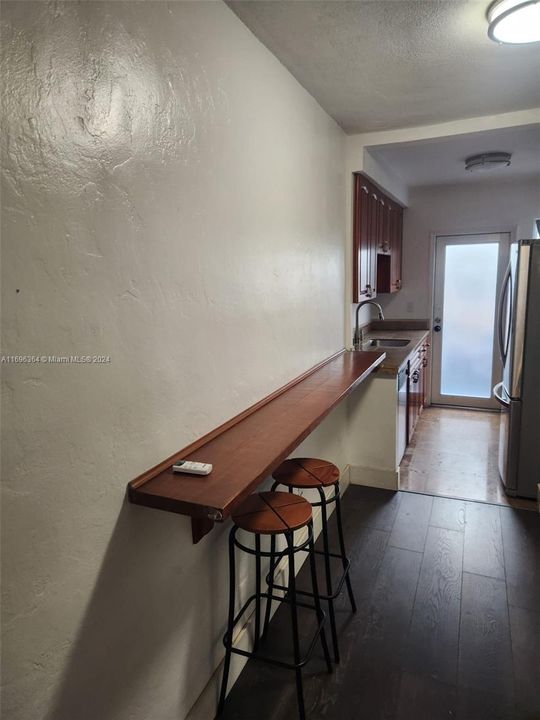 For Rent: $1,750 (0 beds, 1 baths, 420 Square Feet)