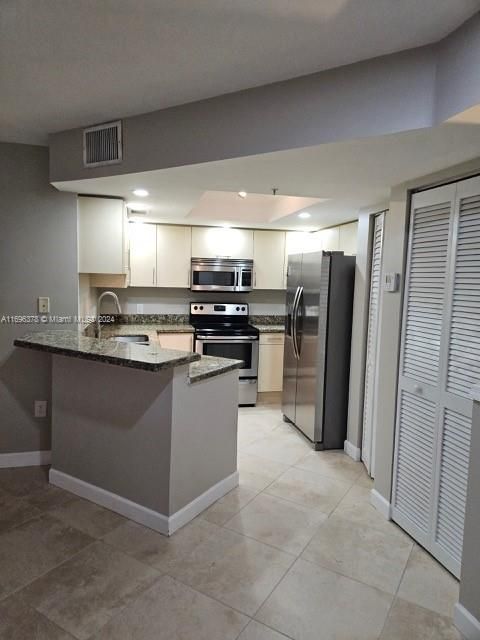 For Rent: $2,550 (2 beds, 2 baths, 1054 Square Feet)