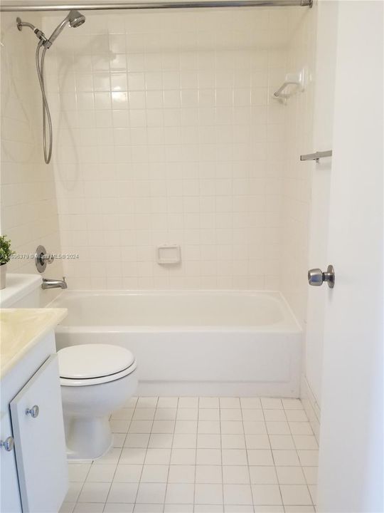 For Rent: $2,000 (2 beds, 2 baths, 1044 Square Feet)